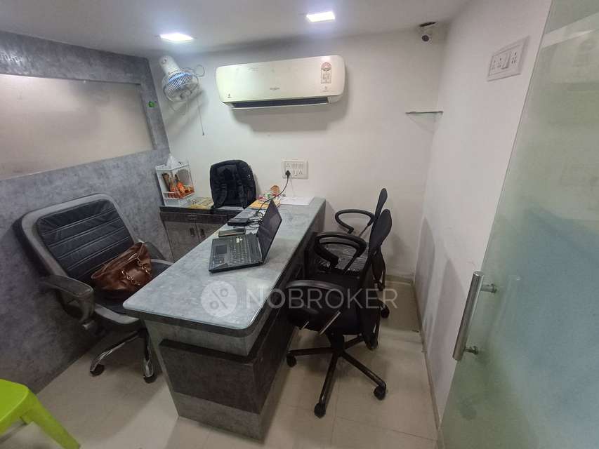 Office Space in Kandivali West, Mumbai for Rent 