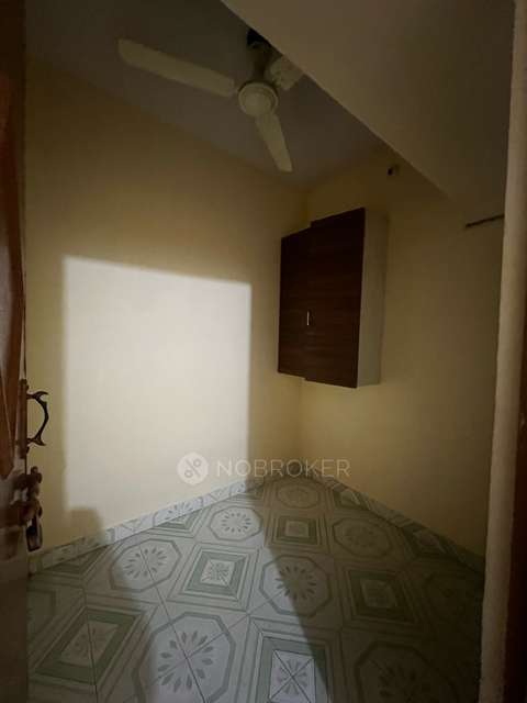 1 BHK Flat In Hsrlayout  for Rent  In Cartwheels Automobiles