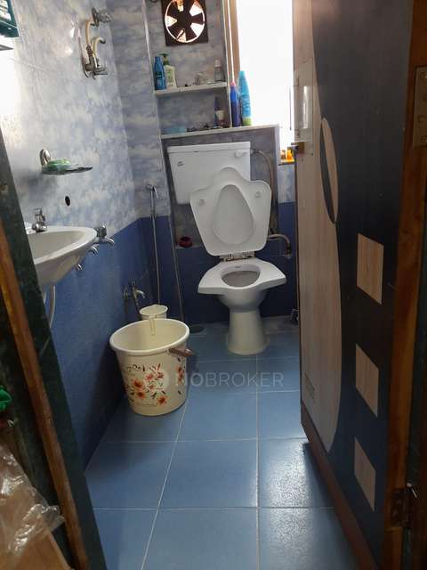 1 RK Flat In Bhatia Niwas For Sale  In Chira Bazar