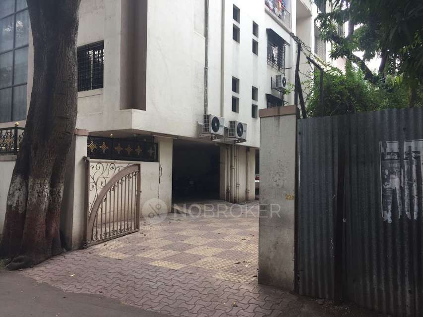 Single Room for Female In 2 BHK  In Guru Rachna Society In Gultekadi