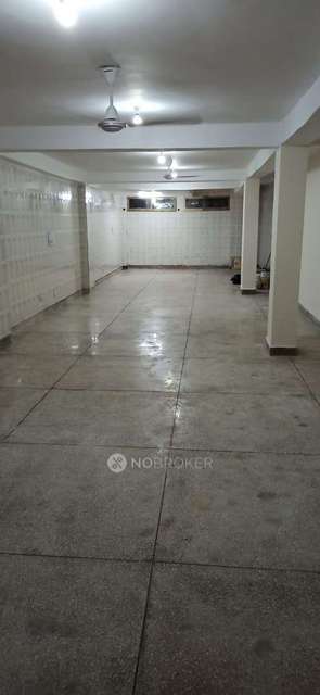 Godown/Warehouse in West Mukherjee Nagar, Delhi for sale 