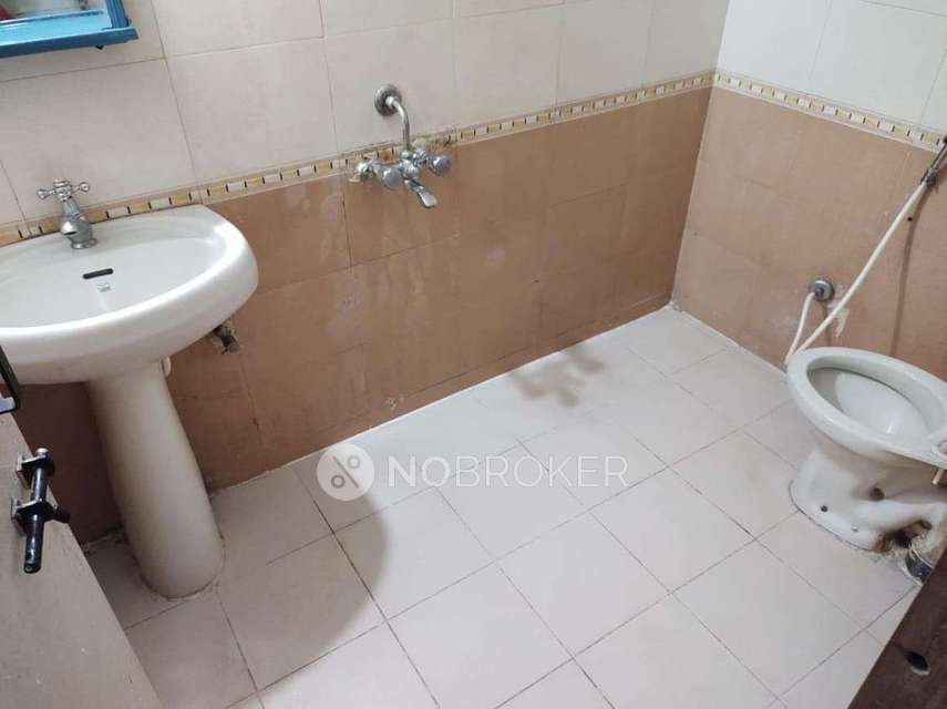 Single Room for Male In 3 BHK  In Siddhivinayak Ginger In Pimple Saudagar,