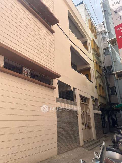 4+ BHK Flat For Sale  In Sultanpete