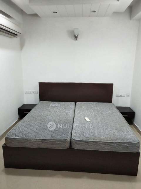 2 BHK Flat In Green Park, Green Park Extension For Sale  In Green Park Extension