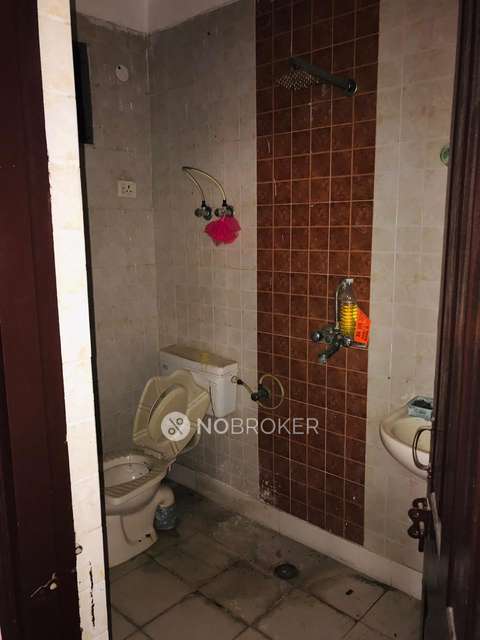 2 BHK Flat In Vrindavan Heights Apartment For Sale  In Janak Puri