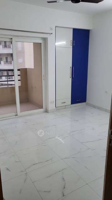 3 BHK Flat In Purvanchal Royal City Phase 1 For Sale  In Chi V