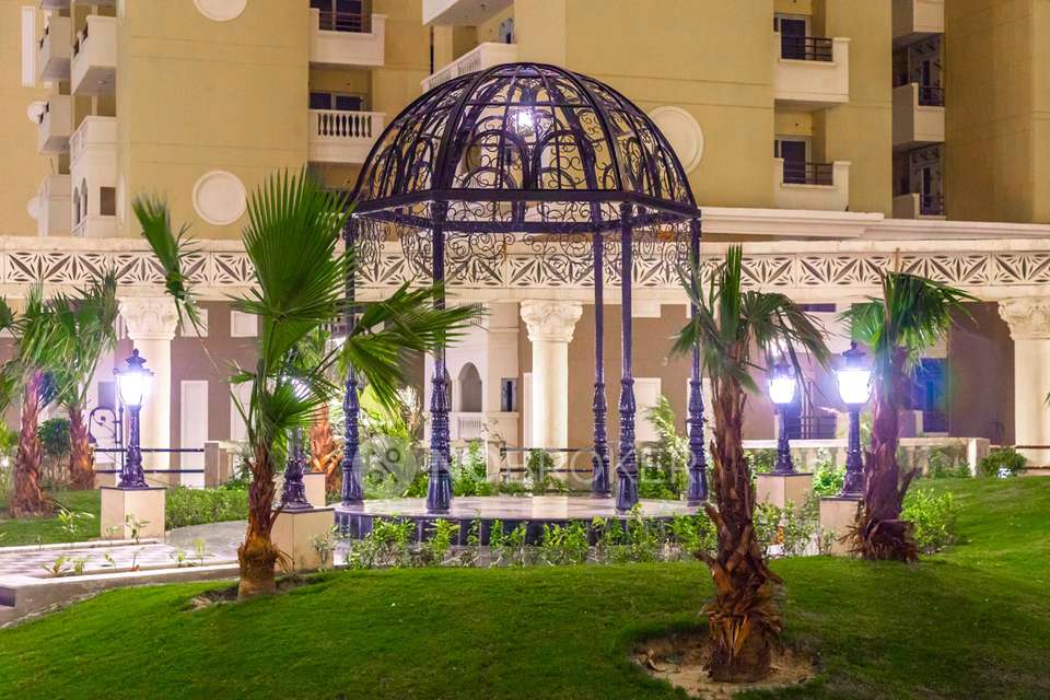 3 BHK Flat In Purvanchal Royal City Phase 1 For Sale  In Chi V