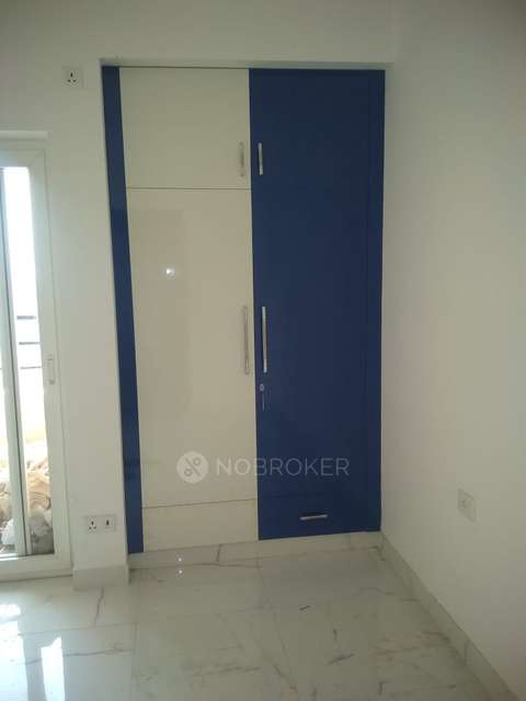 3 BHK Flat In Purvanchal Royal City Phase 1 For Sale  In Chi V