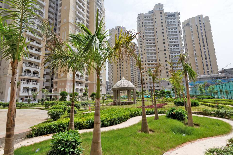 3 BHK Flat In Purvanchal Royal City Phase 1 For Sale  In Chi V