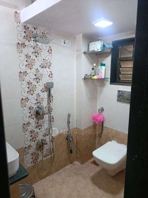 2 BHK Flat In Chitravani Chs For Sale  In Malad East