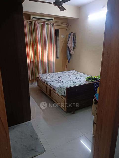 2 BHK Flat In Chitravani Chs For Sale  In Malad East