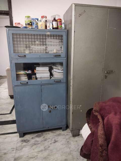 PG for Girls in Nawada Metro Station