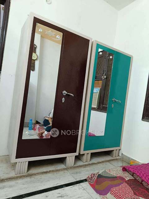 PG for Girls in Nawada Metro Station