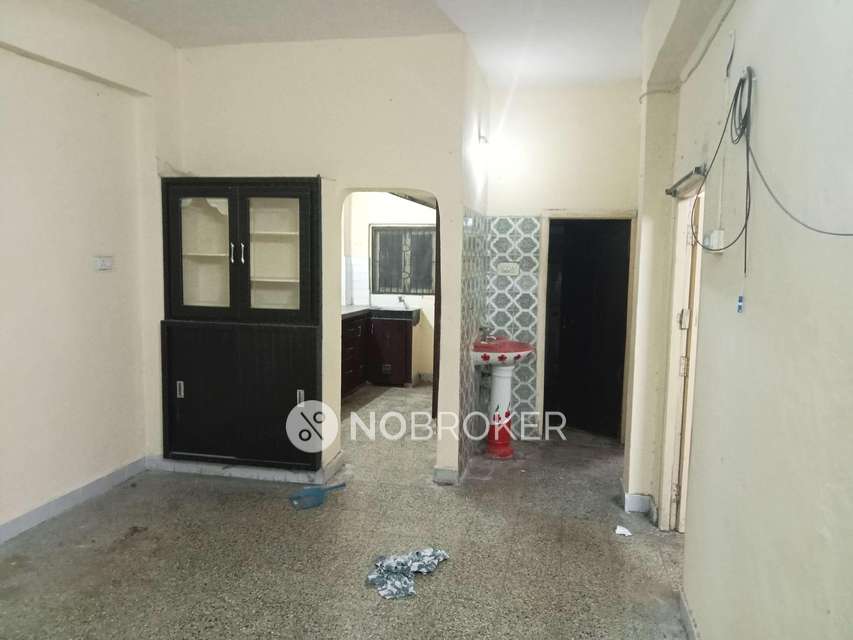 2 BHK Flat In Gandhi Estates,  For Sale  In Serilingampalle , 