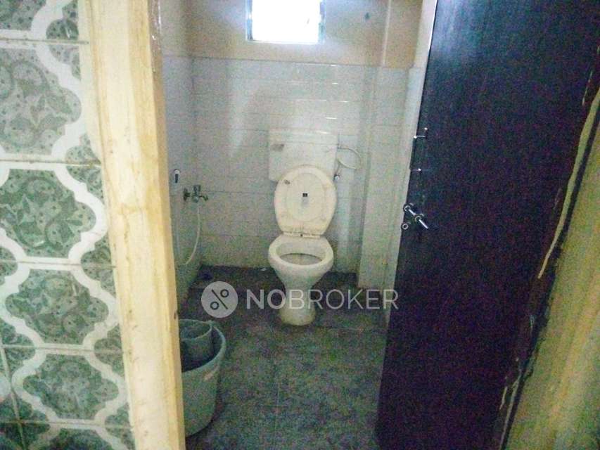 2 BHK Flat In Gandhi Estates,  For Sale  In Serilingampalle , 