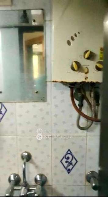 2 BHK Flat In Amrut Chs Ltd For Sale  In Kandivali West