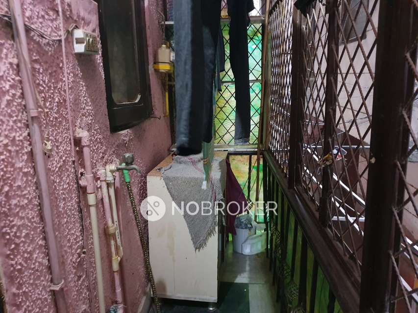 2 BHK Flat In Standalone Building   For Sale  In Rajinder Nagar