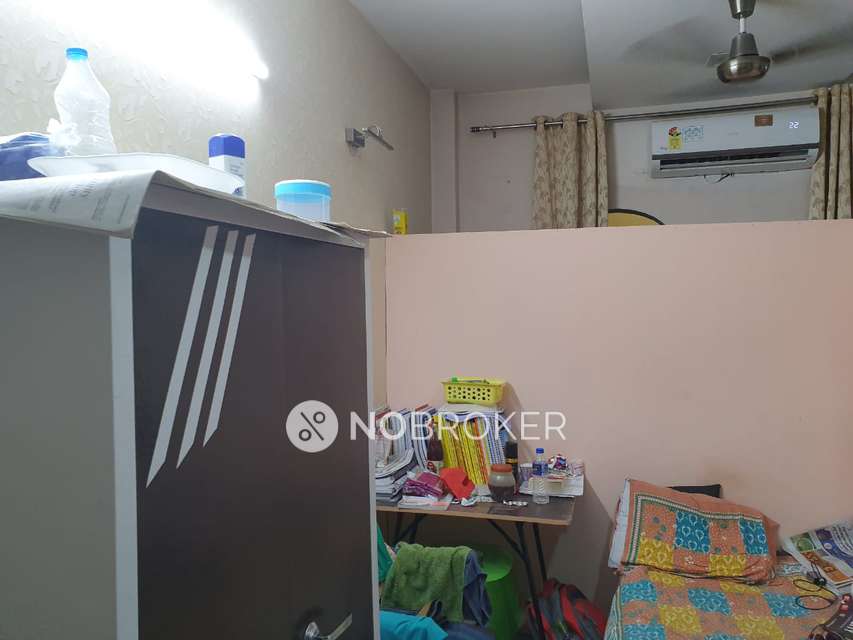 2 BHK Flat In Standalone Building   For Sale  In Rajinder Nagar