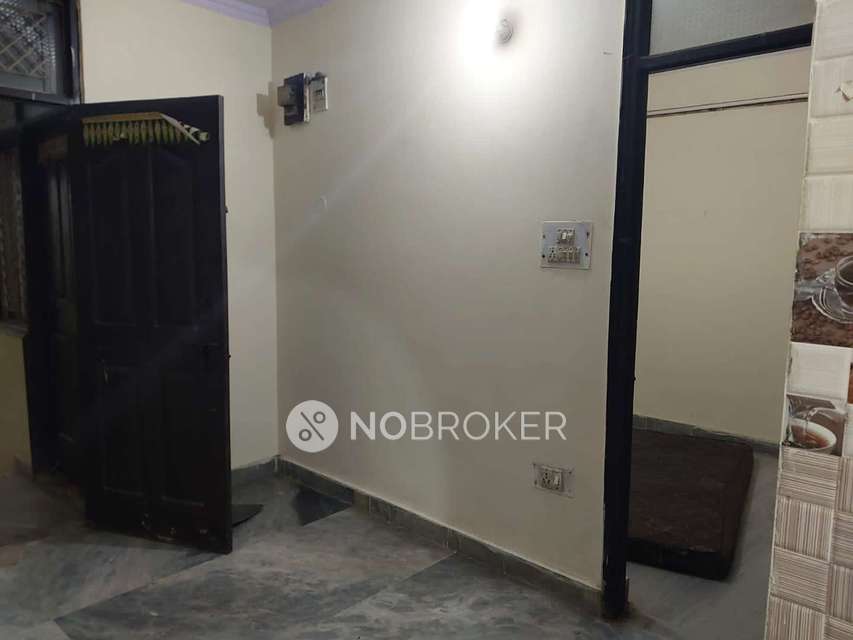 2 BHK Flat In Standalone Building  for Rent  In West Vinod Nagar