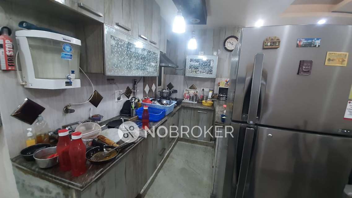 2 BHK Flat In Standalone Building  For Sale  In Patparganj