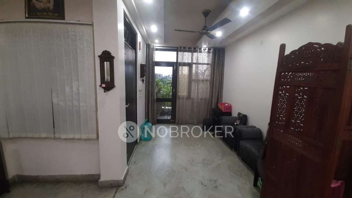 2 BHK Flat In Standalone Building  For Sale  In Patparganj