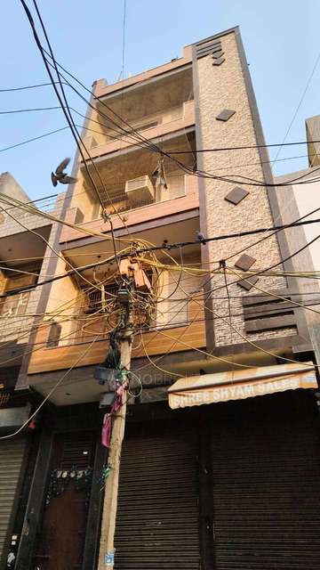 4+ BHK Flat For Sale  In Shahdara