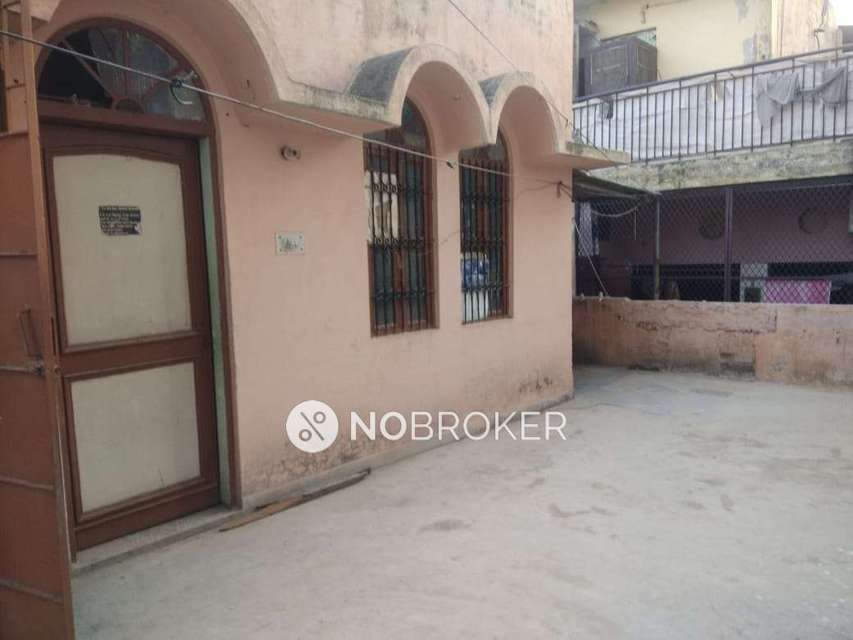 1 RK Flat In Standalone Building  for Rent  In Palam