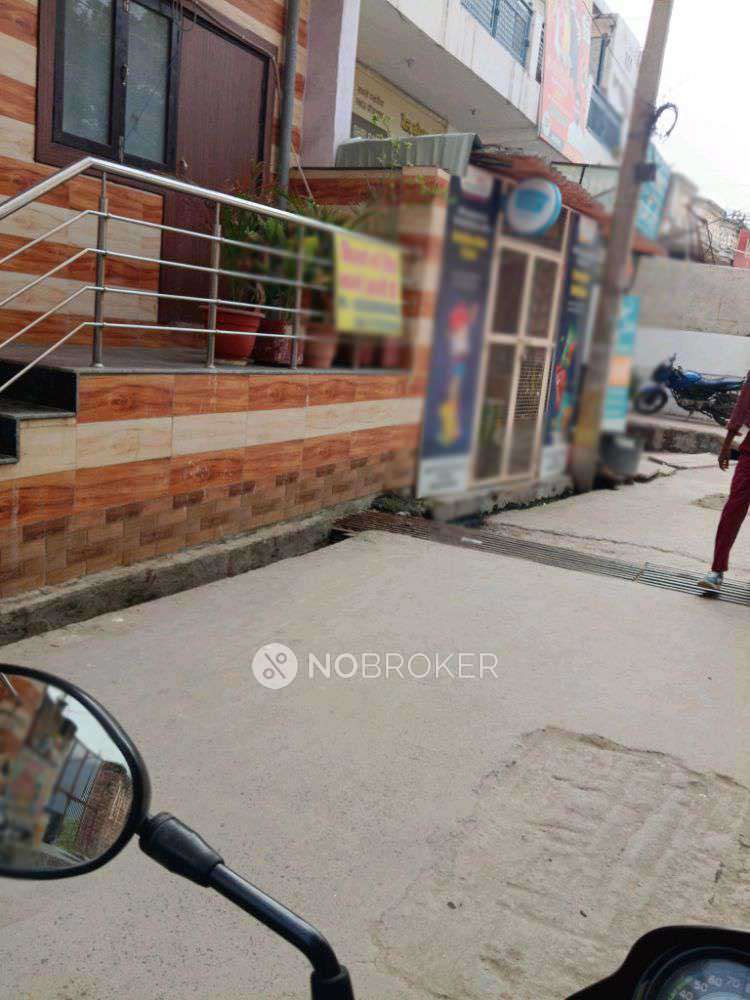 PG for Boys in Sector 128