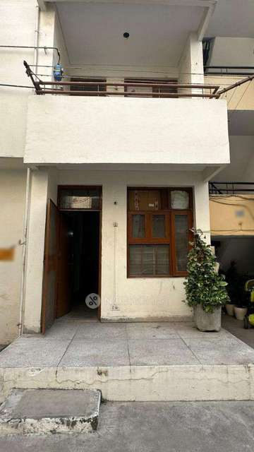 3 BHK Villa In Tarun Vihar Apartments For Sale  In Sector 13