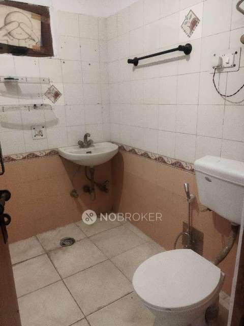 2 BHK Flat In Qutub Green Apartments For Sale  In Mehrauli