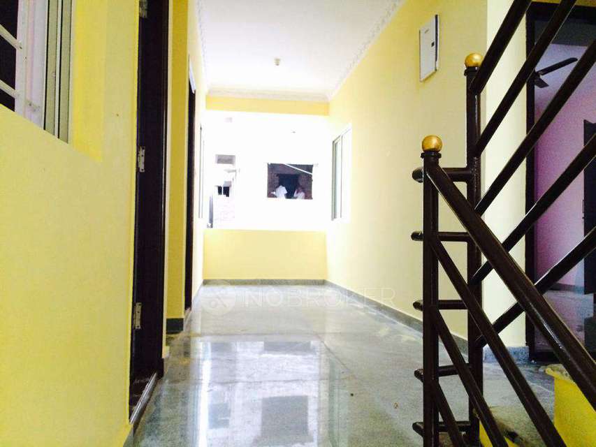 PG for Boys in Adugodi