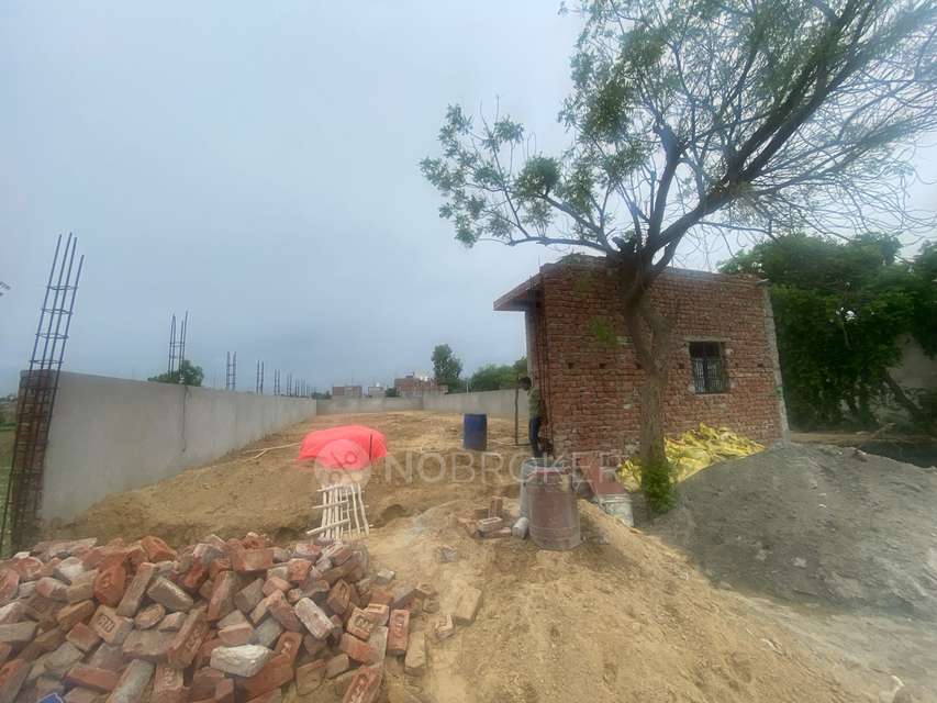 Industrial Building in Tilapta Village, Greater Noida for Rent 