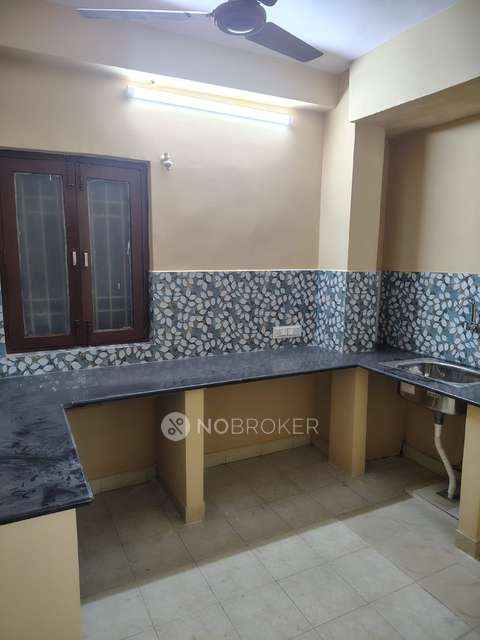 2 BHK Flat In Balakrishna Apartment For Sale  In 39, Periyar Pathai, Andavar Nagar, Vadapalani, Chennai, Tamil Nadu 600094, India