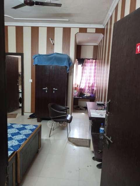 PG for Boys in  Sector 10a