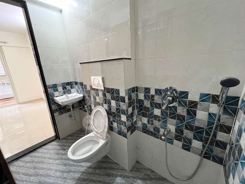 2 BHK Flat In Vardhaman Moonstone for Rent  In Tathwade