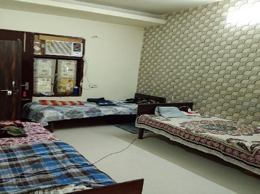 PG for Anyone in Sector 28