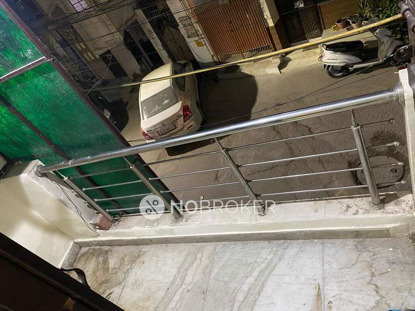 1 BHK Flat In Standalone  Building For Sale  In Mayapuri