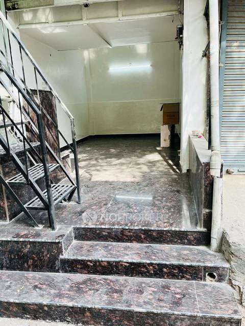 Shop in Kalkaji, Delhi for sale 