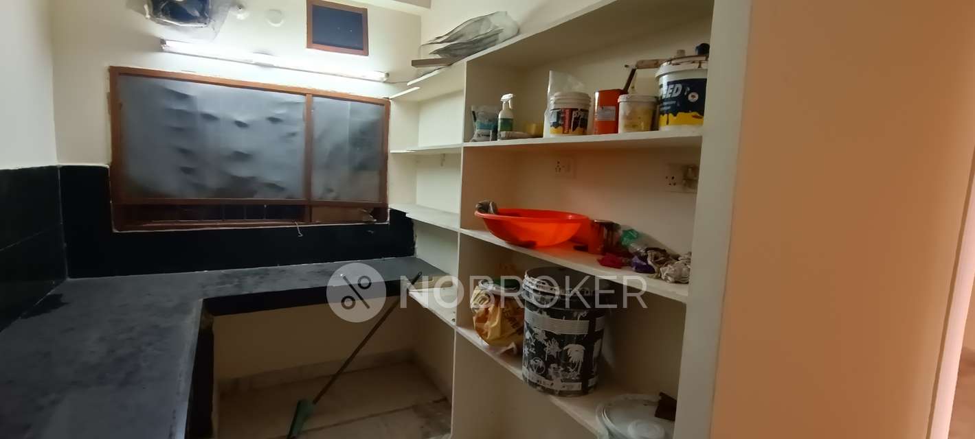 2 BHK Flat In Anushka Towers For Sale  In Lakdikapul