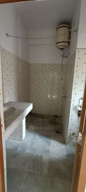 2 BHK Flat In Anushka Towers For Sale  In Lakdikapul