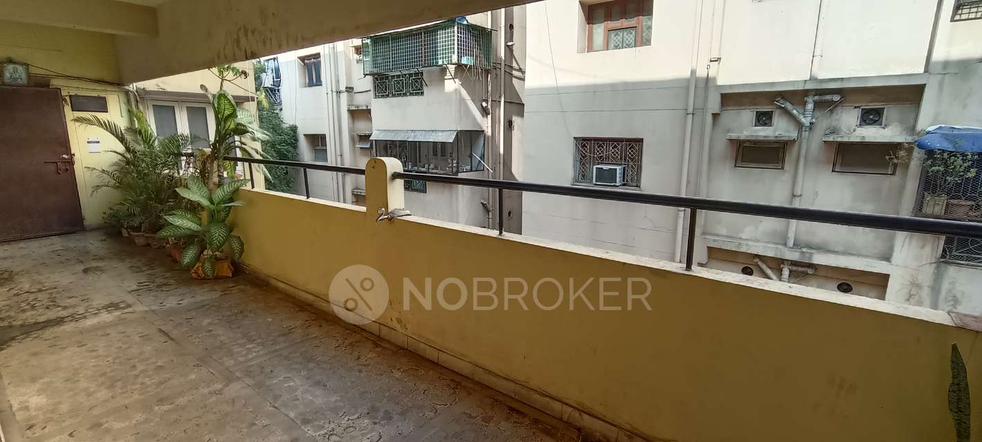 2 BHK Flat In Anushka Towers For Sale  In Lakdikapul