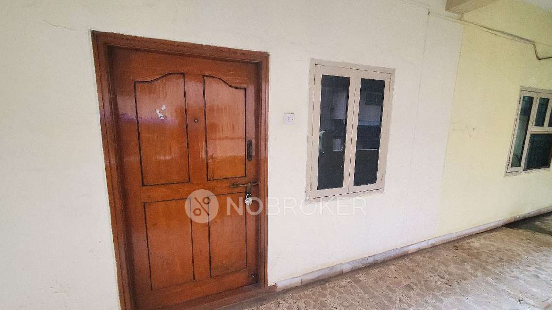 2 BHK Flat In Anushka Towers For Sale  In Lakdikapul