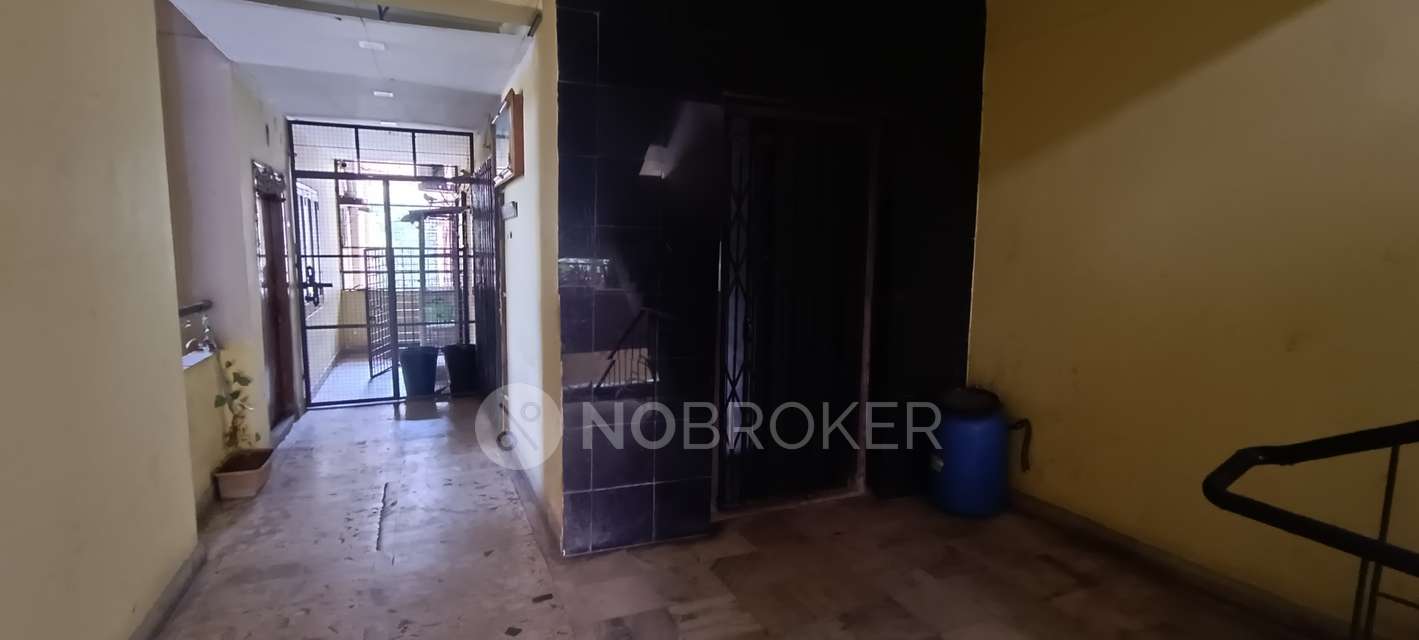 2 BHK Flat In Anushka Towers For Sale  In Lakdikapul