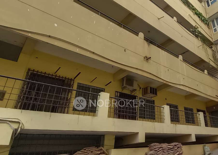 2 BHK Flat In Anushka Towers For Sale  In Lakdikapul