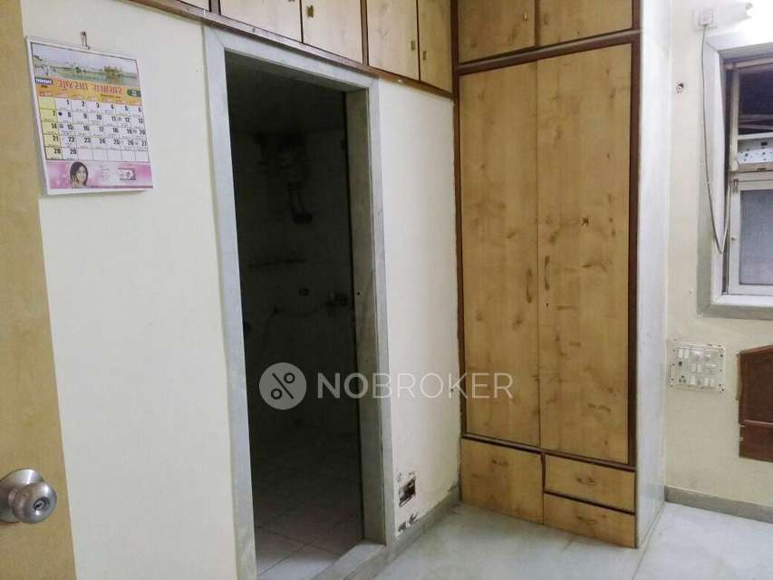 2 BHK Flat In Tulsi Vrinda Chs For Sale  In Borivali West