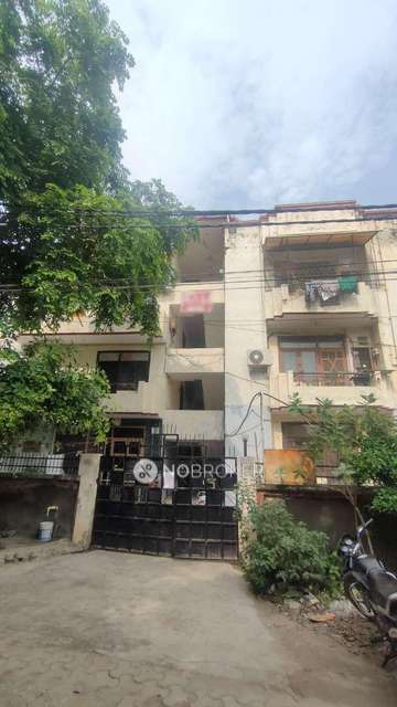 2 BHK Flat In Shree Ganesh Apartment For Sale  In Sector 3
