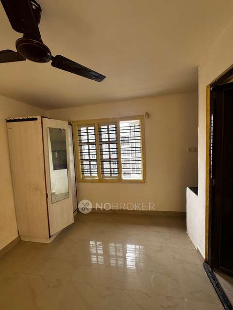 1 RK Flat In Standalone Building  for Rent  In Sector 3