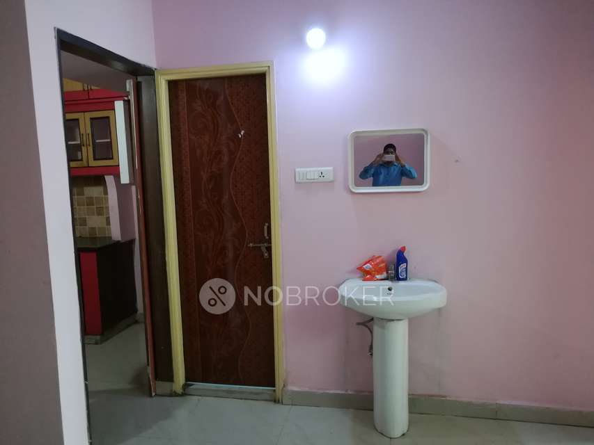 2 BHK Flat In Janapriya Metropolis For Sale  In Moti Nagar