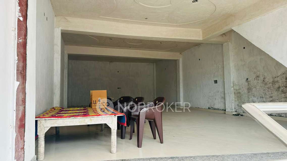 Godown/Warehouse in Sector 16 B, Greater Noida for Rent 