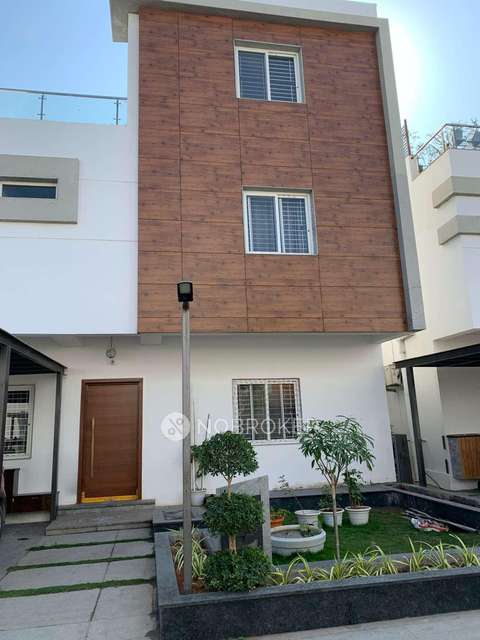 4+ BHK Villa In Punnams Ten Park For Sale  In Manchirevula